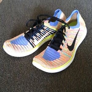 Nike free & flexible running shoe 8.5